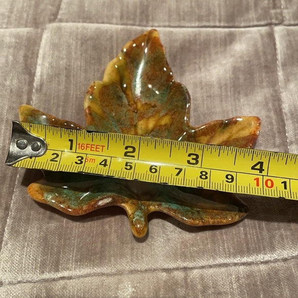 6 for $10 VINTAGE “Bermuda” Maple Leaf Dish - Picture 5 of 8